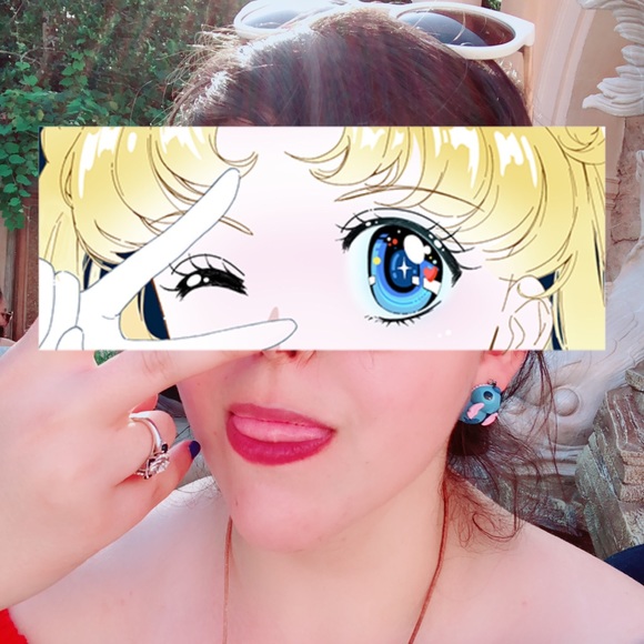 Meet your Posher, Beatriz aka Bea - Picture 2 of 3